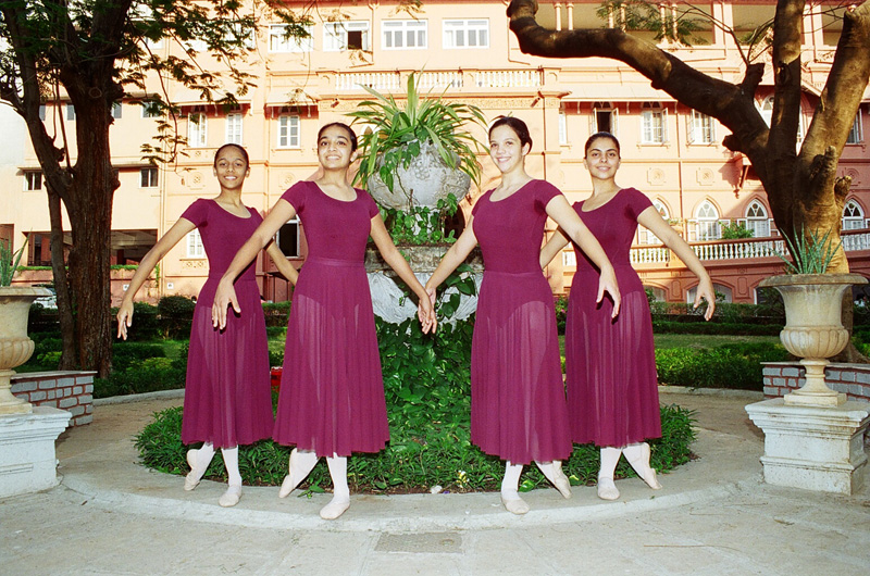 Classes_-_Ballet.JPG Classes_-_Ballet.JPG