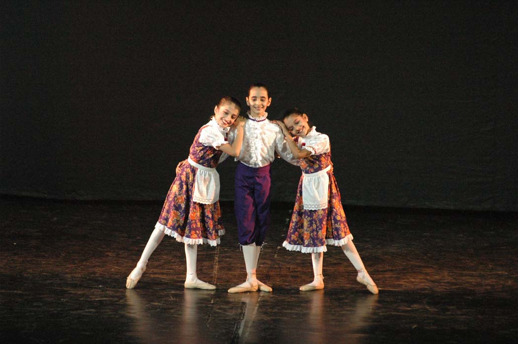 shows reflections of dance